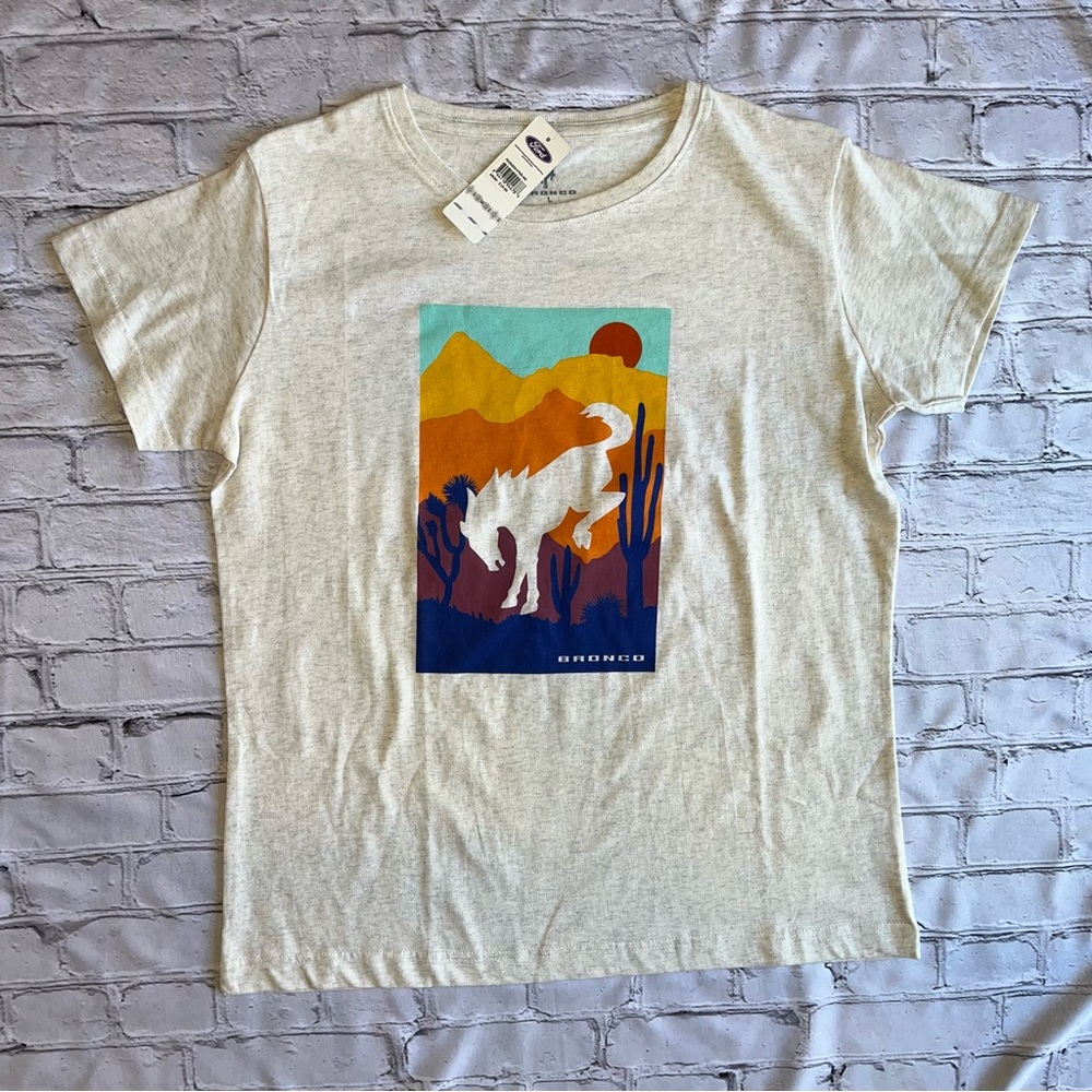 Ford Bronco Large Ivory Short Sleeve t-shirt Brand New With Tags